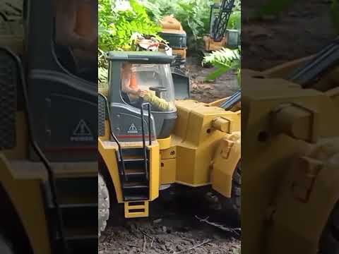 excavator dan loader menumbangkan pohon untuk pembuatan jalan menuju pedesaan #rc #fypシ #viral