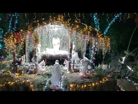 A Los Niños Dios de La Iglesia y Las Capillas en San Jose Miahuatlán les hacen hermosos Nacimientos