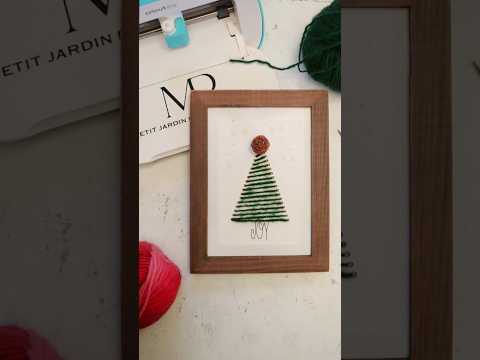 CricutJoyで小さな穴をたくさん開けて毛糸を通してシンプルツリーを作りました#cricutjoy #cricutdiy#christmastree #100均diy