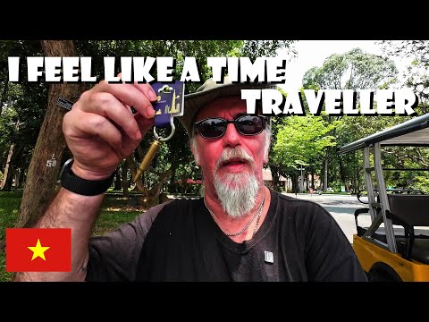 Vlog - E173- "Independance Palace Time Travel!"🇻🇳 Ho Chi Minh City