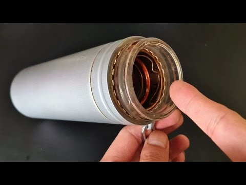 Can't reach into the thermos to clean it? Here's a trick to make it look brand new in 1 minute wit