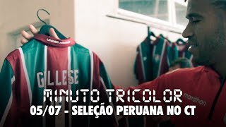 FluTV - Fluminense presenteia Seleção Peruana com camisas personalizadas