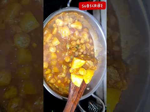 Aloo Curry With Meal Maker 🥔 #shorts #tastytreatsbyroja #viral #potato #viralshort #subscribe #asmr