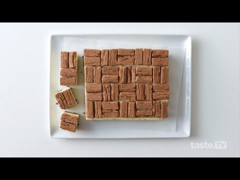 Easy no-bake Flake slice recipe