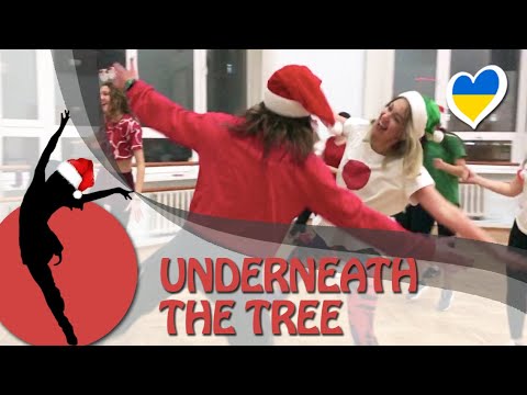 CHRISTMAS ZUMBA | Underneath the Tree - Kelly Clarkson | TaNa Zumba