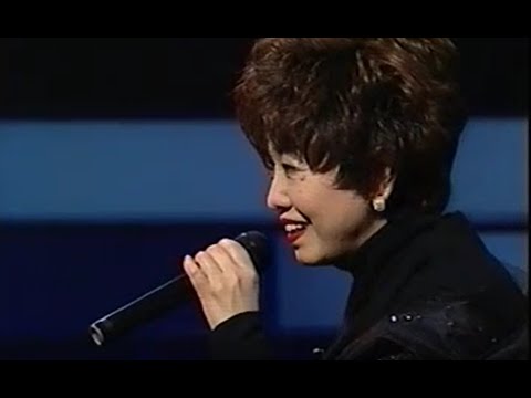 都はるみロングロングコンサート第二章２１世紀公演（２） ２００１年１月１６日　東京・日比谷・日生劇場　はるみさん、５３歳