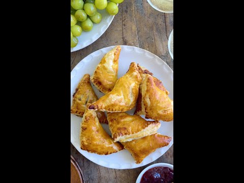 Baked Brie Bites with Jam (Easy Holiday Appetizer)