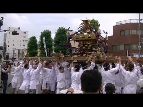 熊谷うちわ祭　２０１９年　行宮前に神輿到着