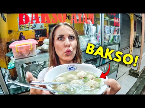 Eating Bakso in Indonesia! 🇮🇩 Indonesian Street Food That We HAD to Come Back For!