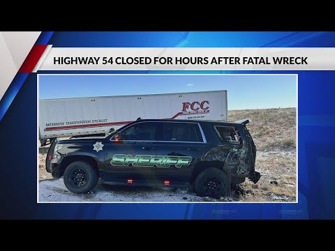 1 dead after Quay County deputy hit while working crash investigation