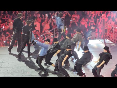 ATEEZ (에이티즈) - BOUNCY (K-HOT CHILLI PEPPERS) KCON 2023 Fancam