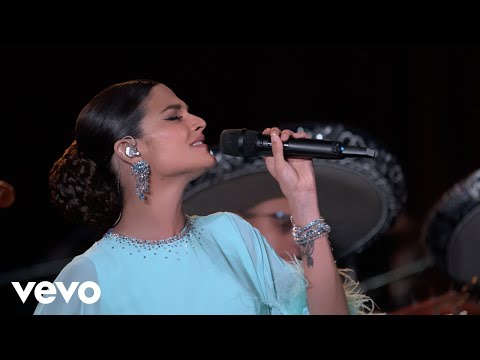 Natalia Jiménez - Amanecí en Tus Brazos (En Vivo - Official Video)