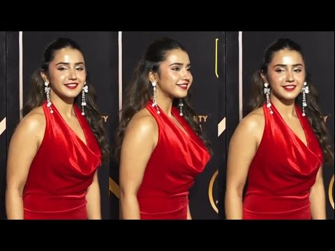 Roshni Walia Gorgeous look In Red Sleeveless Dress At Lions Gold Awards | Bollywood & Tollywood