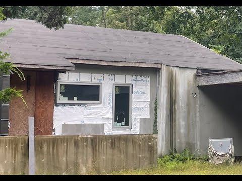 House in a Rich Neighborhood Abandoned