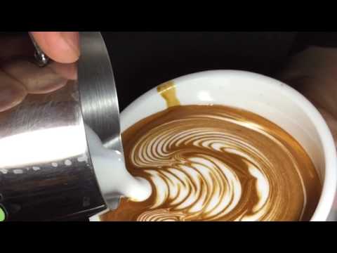 Latte art wingrosetta