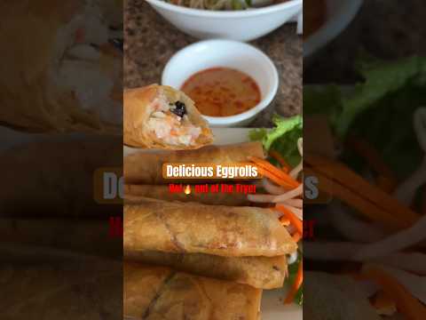 Delicious Eggrolls: Hot🔥off the Fryer | Eating in Seattle, WA