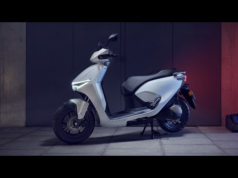 New 2025 Honda CUVe is a cute electric scooter!