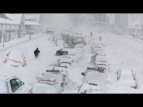 London Buried! Heavy Snow Storm Burying Thousand Homes, Cars in Ontario, Canada