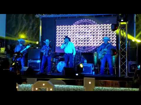 Grupo Secretto ft Los Grandes Del Norte  - Gaviota (En Vivo)