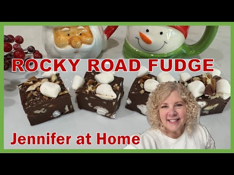 ROCKY ROAD FUDGE #fudge #chocolatefudge #easyrecipe #easyfudge #rockyroadfudge #perfectgift #candy