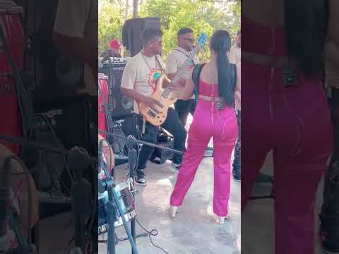 En vivo desde Cotuí "Nelly Swing" La Rompe Ola