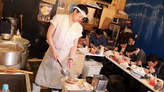 An immensely popular tonkotsu ramen restaurant! At night it turns into a popular udon restaurant!