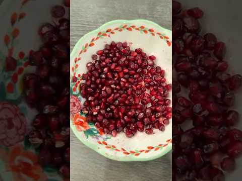 Simple tips to take pomegranate seeds easily out from fruit