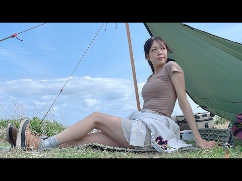 Binging Camping with non tent, Bonfire Chicken wings, Japanese camping girl