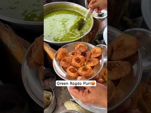 Kabhi Khayi Green Ragda Wali Puri?😍 #panipuri #ragdapuri #streetfood #trending #shorts #indianfood