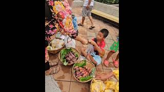 ตลาด5นาที ที่สถานีรถไฟจังหวัดบุรีรัมย์ วิถีชาวบ้าน