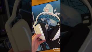 Unboxing Logitech KDA Box - Follow me on twitch.tv/kyasarin