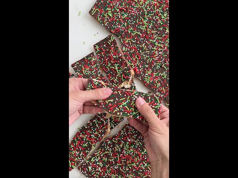 How to Make Christmas Saltine Cracker Toffee