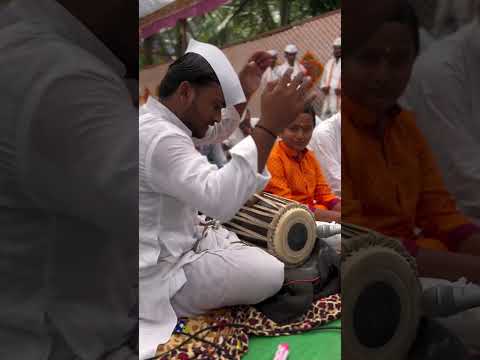 व्हा काय वाजवलं अप्रतिम पखवाज वादन #bhajan #kirtan #marathi #mrviket