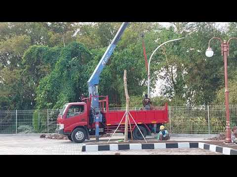 TOYOTA DYNA CRANE TRUCK 3 TON 5 SECTIONS BOOM LIFFTING LIGHT TOWER