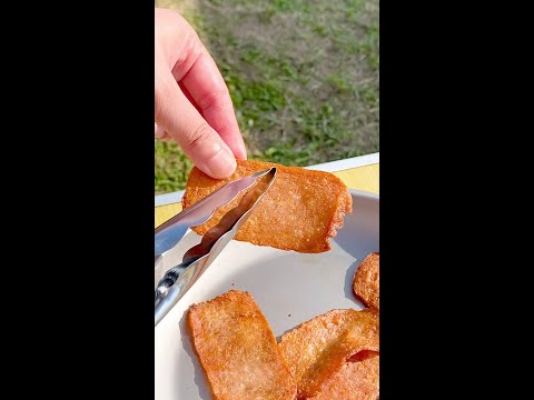 【この発想はなかった！！ビールが何本あっても足りない！】秒で作れるおつまみチップスレシピ / Luncheon Meat Chips #shorts