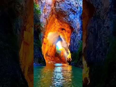 इसी गुफा में रखा है, गणेश जी का कटा हुआ सर #shorts #patalbhuvaneshwar #patalbhuvaneshwarcave #caves