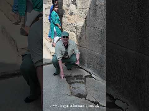 Giant Footprint in Indian Temple | Megalithomania