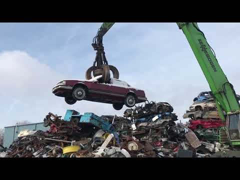 The old cold  "red" forgotten Buick is laid to rest - Buick Electra Park Avenue