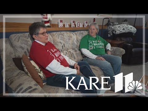 KARE 11 randomly spends Christmas with a family who makes the best Christmas cards