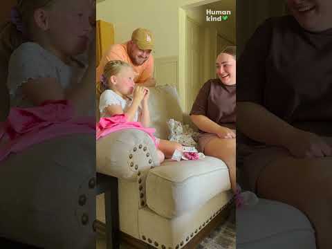 This 8-year-old can't hold back tears when mom shares pregnancy news | Humankind #shorts #siblings