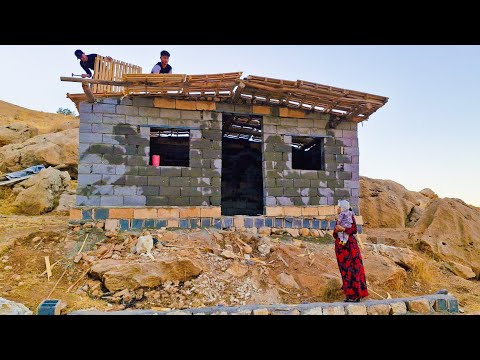 Building a Timber Roof: Team Effort & Amazing Results! 🔨