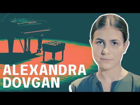 ALEXANDRA DOVGAN piano player of EXTRAORDINARY promise at 14