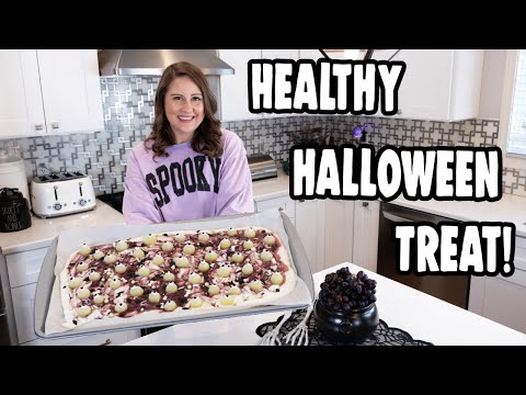 Healthy Halloween Treat – Frozen Yogurt Bark with Grapes from California