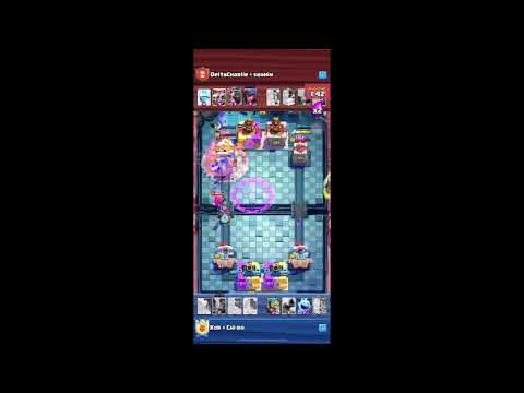 Clash Royale: Evo Valkyrie assisted win