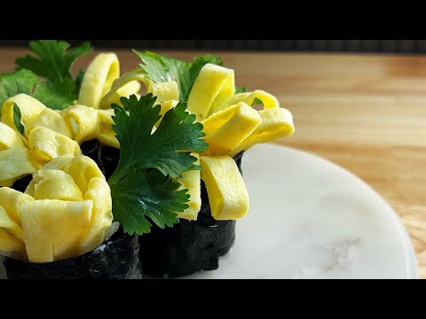 鸡蛋紫菜包饭 Egg and Seaweed Rice Roll