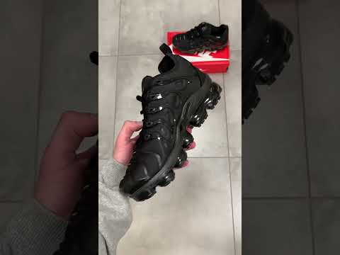 Nike VaporMax tn plus black