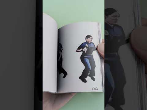 I have never seen anyone do the chicken dance THAT hard - Flipbook #Creativity #Flipbook