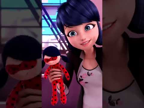 Cuando te juntas con tu prima pequeña en la cena de Navidad 🤣🎄 | LADYBUG | @disneychannelES