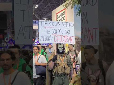 Read the sign #shorts #fyp #nycc #comiccon #convention @SgtSkittle117 #funny #viral