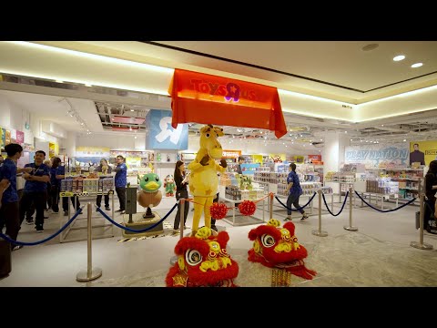 Step Into the All-New Toys"R"Us Paragon Concept Store!